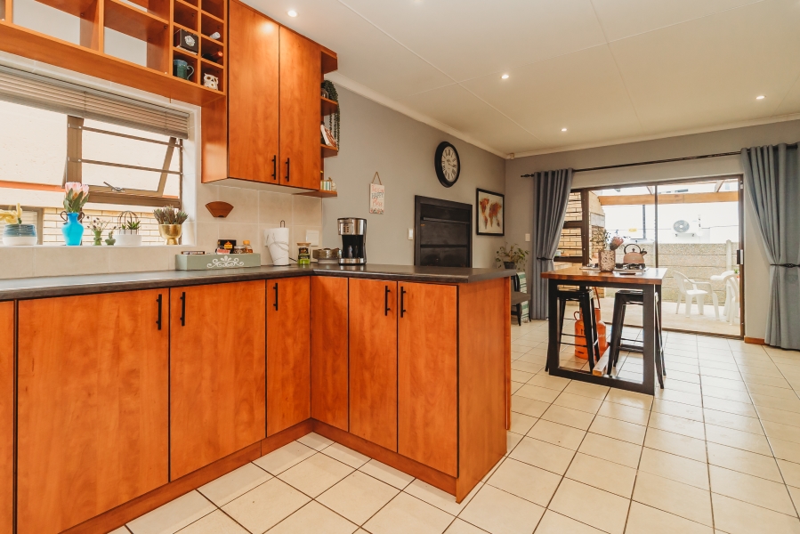 2 Bedroom Property for Sale in Heather Park Western Cape